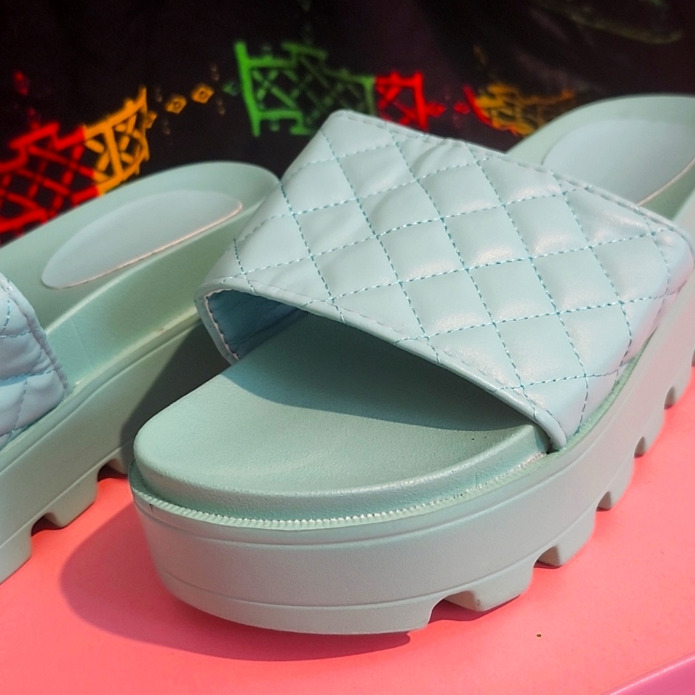 Plastic Sandals - Picture 2 of 4